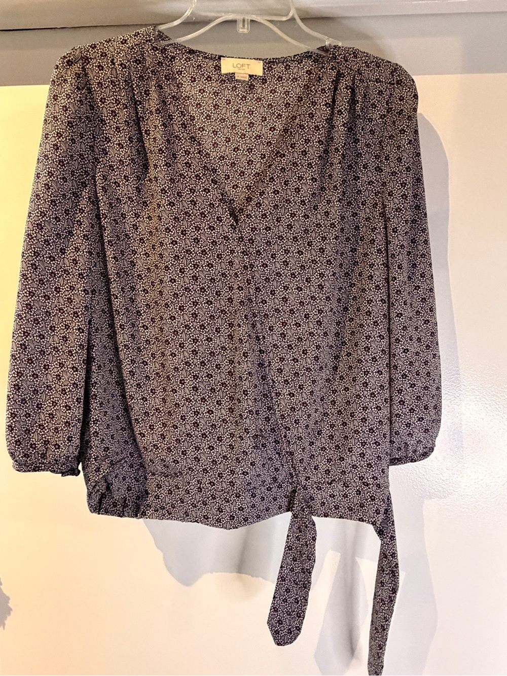LOFT Women's Wrap Blouse V-Neck Long Puff Sleeve Geometric Tie Size S